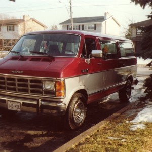 1990 dodge ram-wagon photo