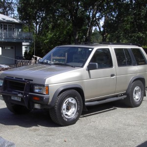 1992 nissan pathfinder photo