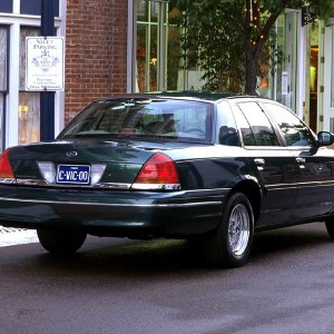2000 ford crown-victoria photo