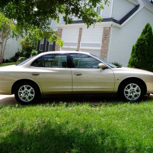 2001 oldsmobile intrigue photo