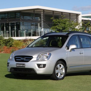 2008 kia rondo photo