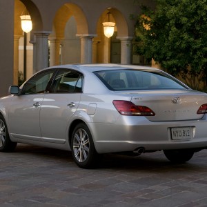 2010 toyota avalon photo