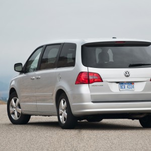 2010 volkswagen routan photo