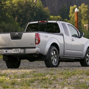 2011 nissan frontier photo