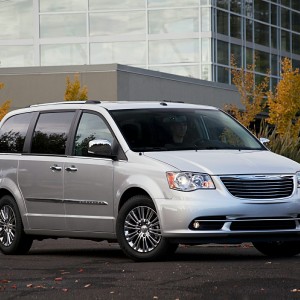 2015 chrysler town-and-country photo