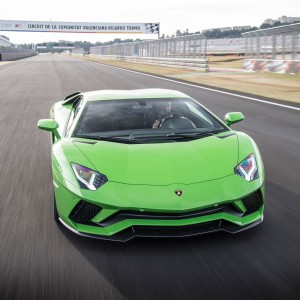 2017 lamborghini aventador photo
