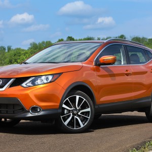 2017 nissan rogue-sport photo