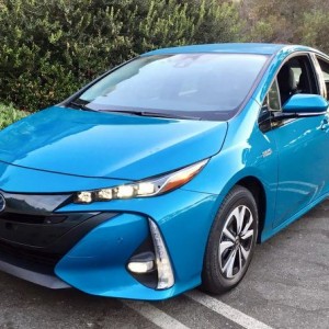 2018 toyota prius-prime-phev photo