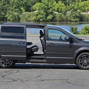 2019 dodge grand-caravan photo
