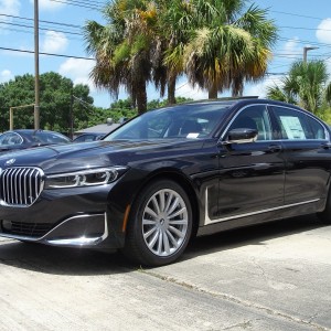 2020 bmw 740i photo