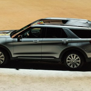 2020 ford explorer photo