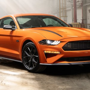 2020 ford mustang photo