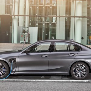 2021 bmw 330e photo