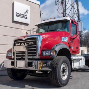 2021 mack granite photo