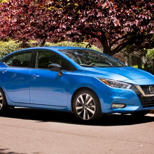 2021 nissan versa photo